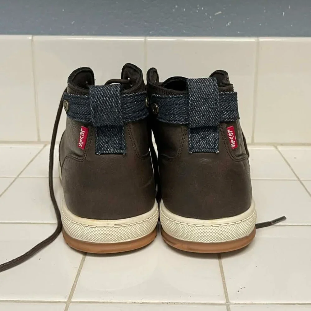 Levis chukka hi top casual sneaker boot